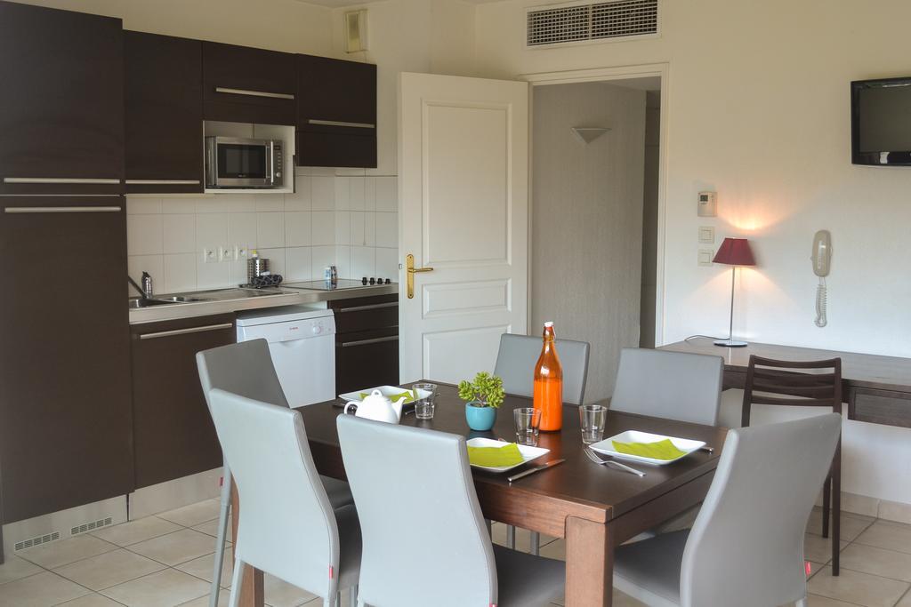 Aparthotel Le Rivage à Mandelieu Extérieur photo