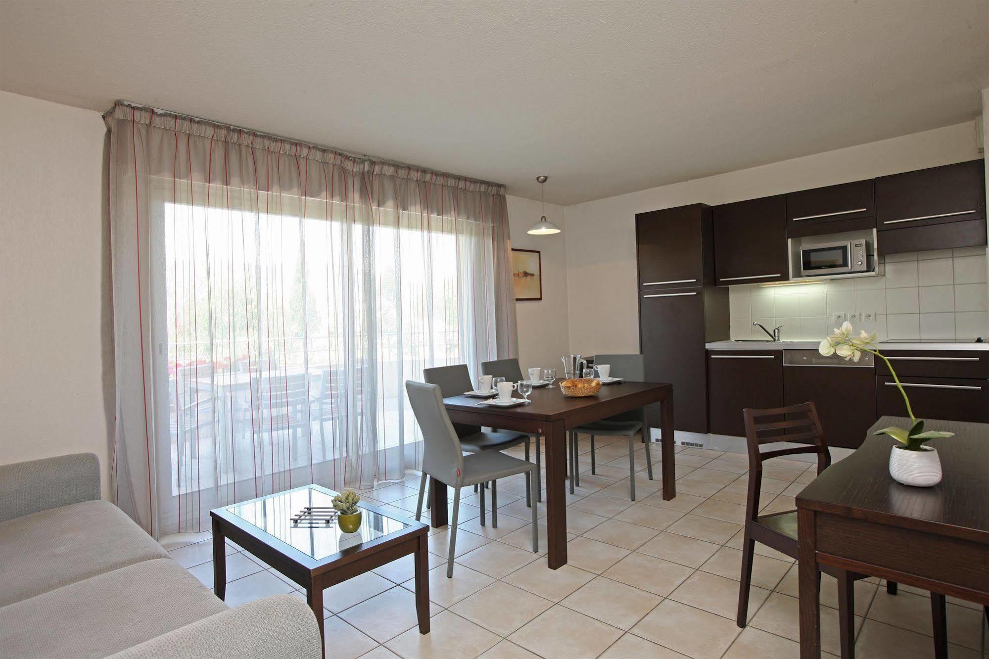 Aparthotel Le Rivage à Mandelieu Extérieur photo